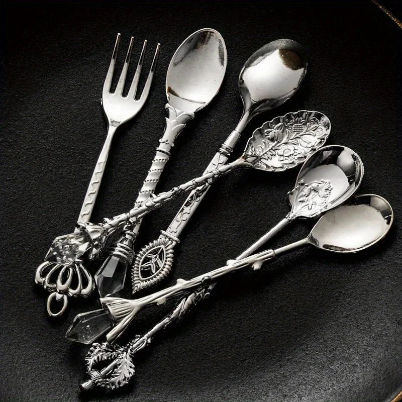 Vintage Collectible Spoons - 6 قطع من الملاعق والشوك بتصميم